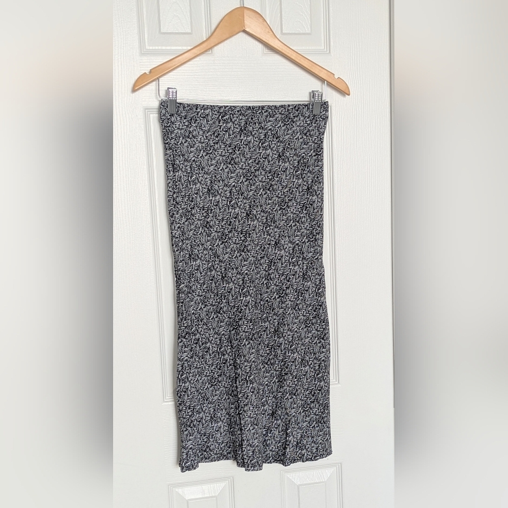 Studio Womens (Small) Black&White Geometric Design Lightweight Pencil Midi Skirt